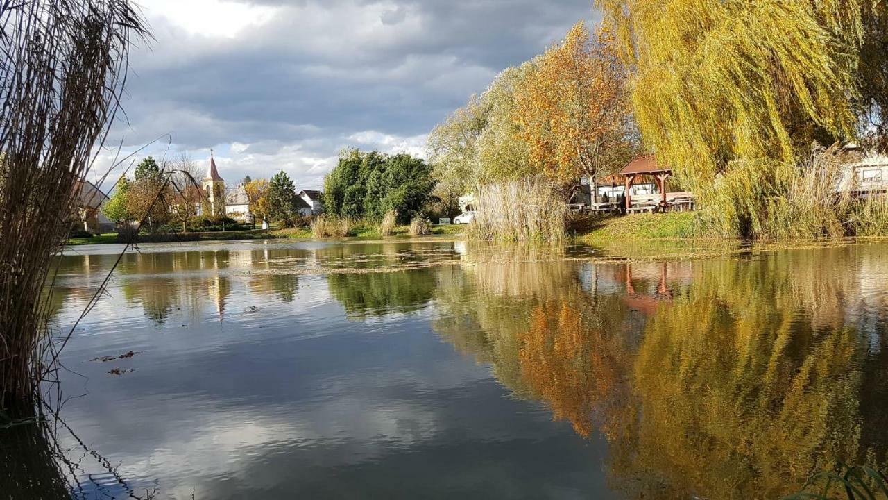Kerka-Voelgyi Vendeghaz Hotel Kerkaszentkirály Buitenkant foto
